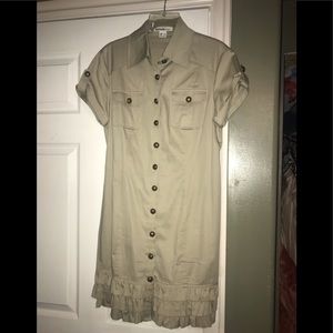 Kensie Pretty khaki mini dress with ruffles Size: Large